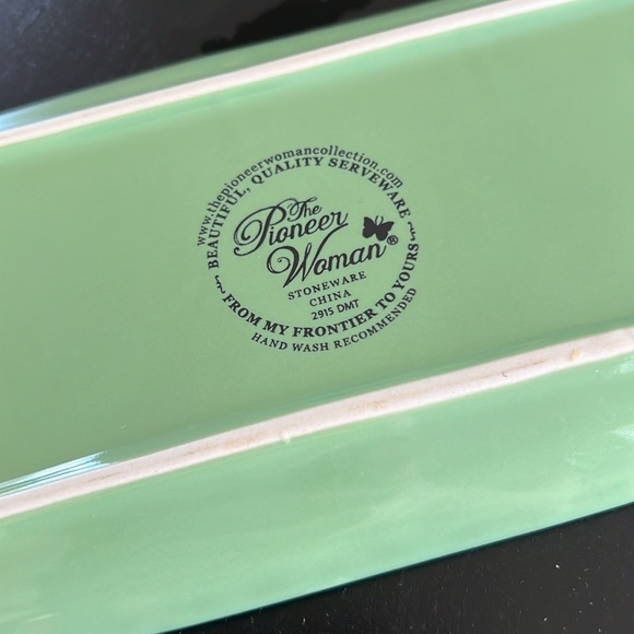 Never used Pioneer Woman butter dish - Picture 3 of 3